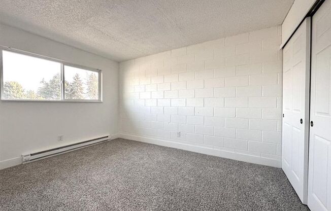 2 beds, 1 bath, 700 sqft, $1,315, Unit 25