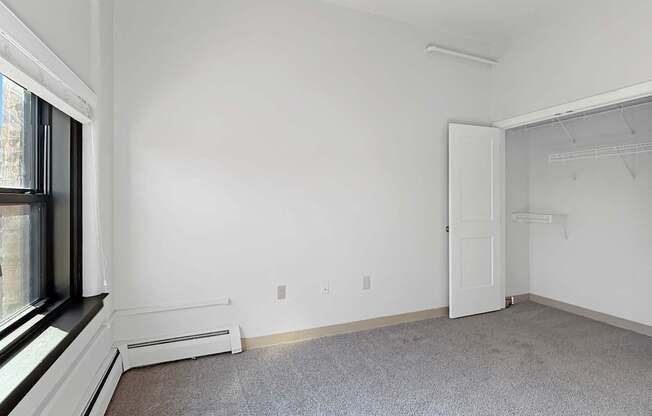 Stonehouse Square Apartments in Minneapolis