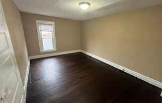 2 beds, 1 bath, 600 sqft, $975, Unit Unit 2