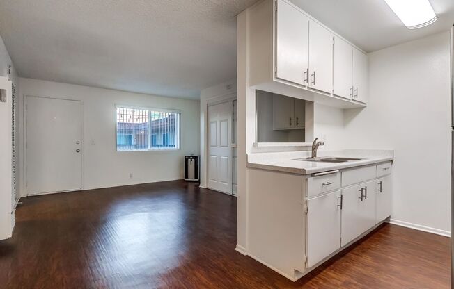 Studio, 1 bath, 404 sqft, $1,795, Unit 29-D