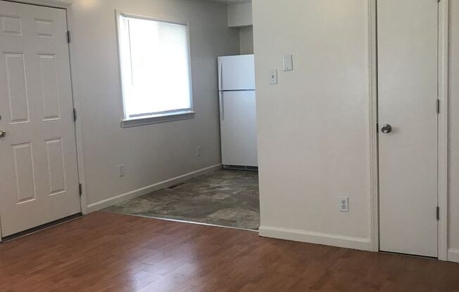 2125 W Phelps