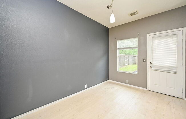 3 beds, 1.5 baths, 1,288 sqft, $1,377