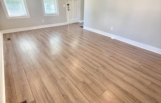 3 Bedroom Duplex in Madison $1625/mo. $1625 Deposit.