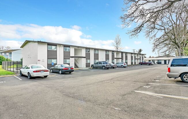 2 beds, 1 bath, 880 sqft, $1,395, Unit #1