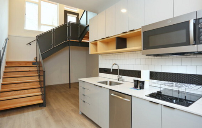 1 bed, 1 bath, 525 sqft, $1,825, Unit 018