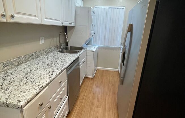 1 bed, 1 bath, 592 sqft, $1,299, Unit 27