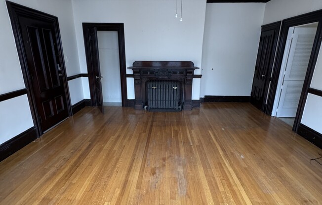 28 ROSELAND ST