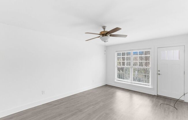2 beds, 1 bath, 816 sqft, $1,209, Unit 13