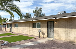 1122 S MCCLINTOCK DR
