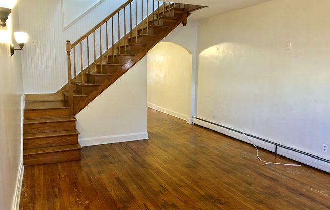 Charming 3 Bedroom Townhome in Hampden - Back Porch & Fenced Yard!