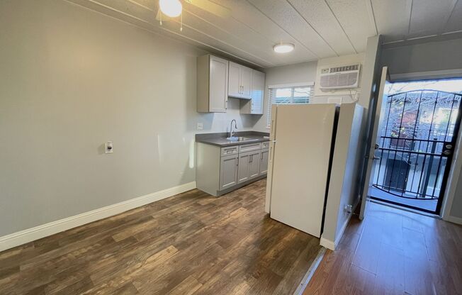 1 bed, 1 bath, 710 sqft, $1,300, Unit BAL-32