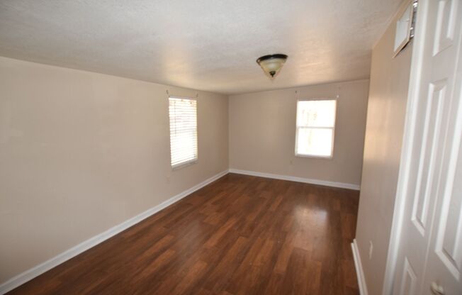 3 beds, 1 bath, $1,500