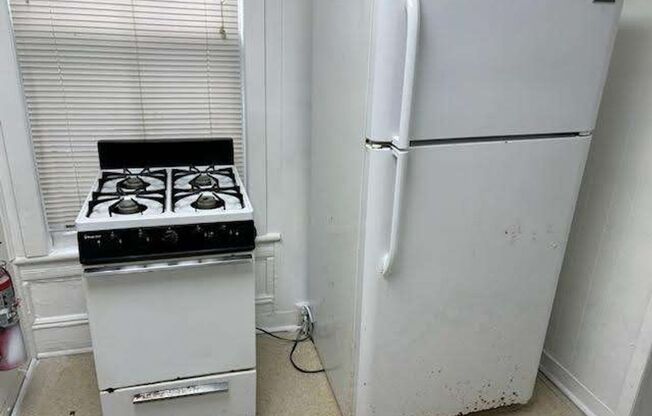 1 bed, 1 bath, $725, Unit D