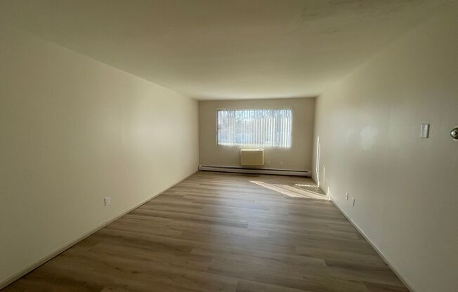 111 S Platten St