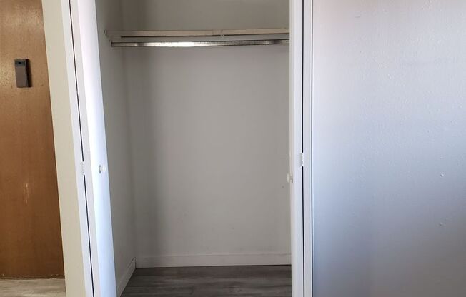 2 beds, 1 bath, $800, Unit 1