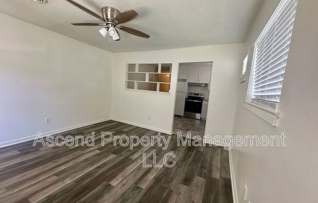875 N CHAMBERLAIN AVE