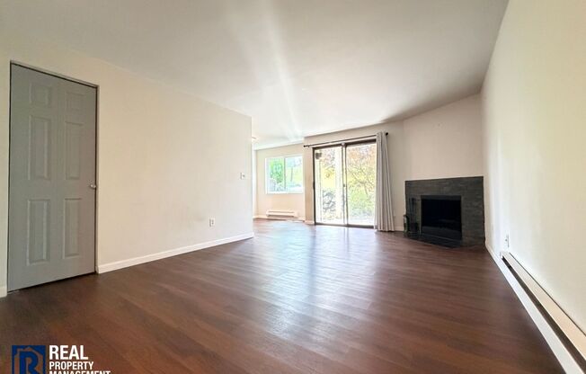 Renton Condo with Private Patio, Pool & Covered Parking!