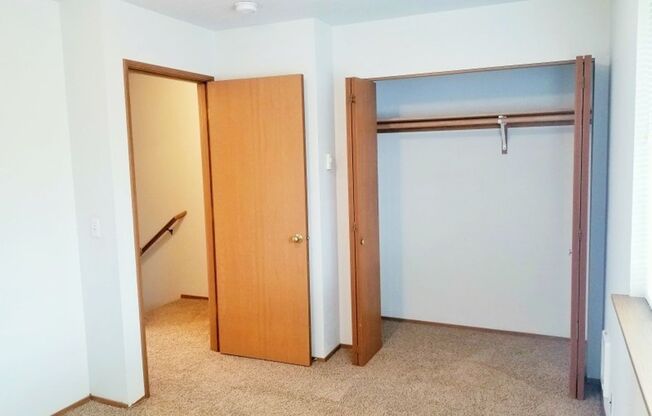 2 beds, 1.5 baths, 896 sqft, $1,495, Unit 698 LaSalle Street #4