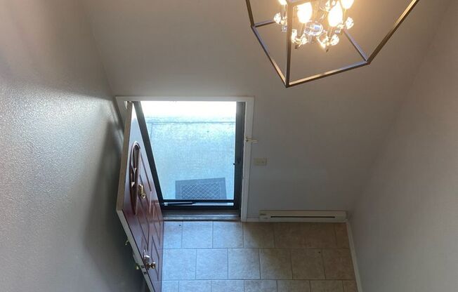 2 beds, 2 baths, $1,400