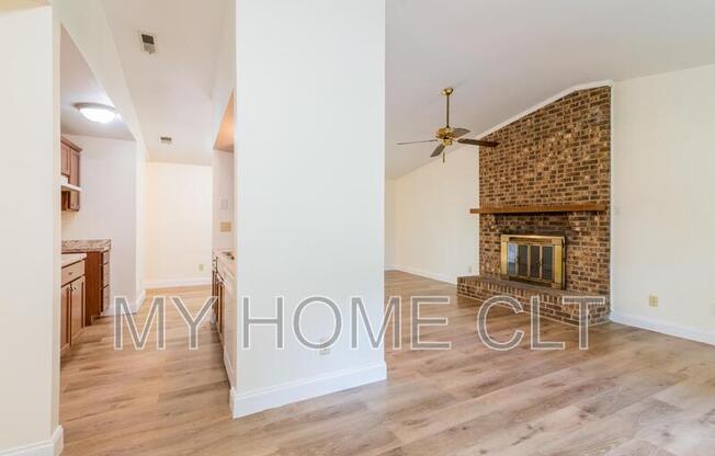 7821 CLOUGHY CIR