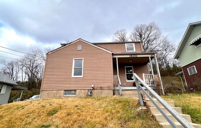 Aliquippa - Stunning 3 Bedroom 1 Bathroom Home