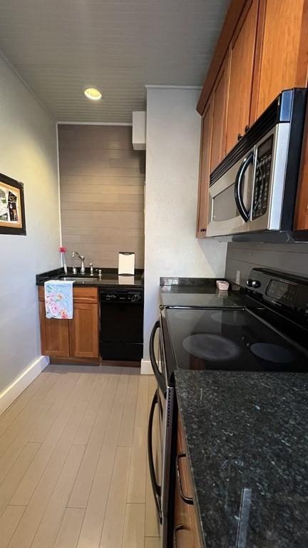 351 Beacon St Apt 4
