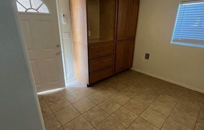 Studio Apts in Barrio Hollywood