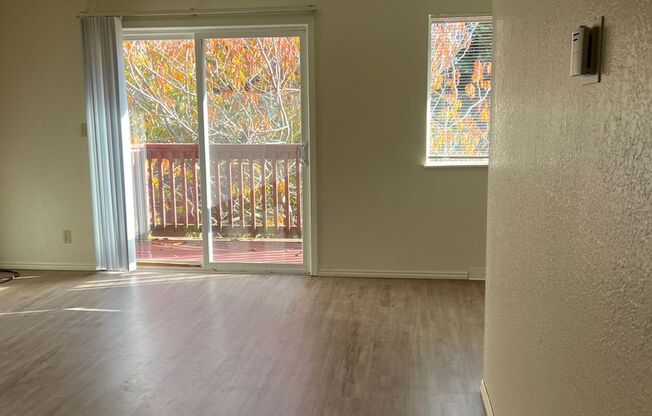 2 beds, 1 bath, $1,200, Unit 05B