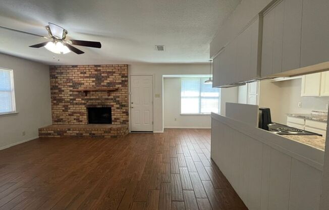 7536 Meadowlark Lane N, Watauga, Texas 76148