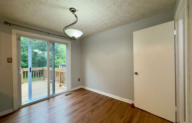 A Spacious 3-Bedroom / 2-Bathroom Apartment in Middle River