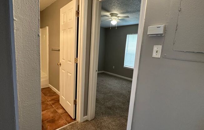 2 beds, 1 bath, 739 sqft, $900, Unit 160