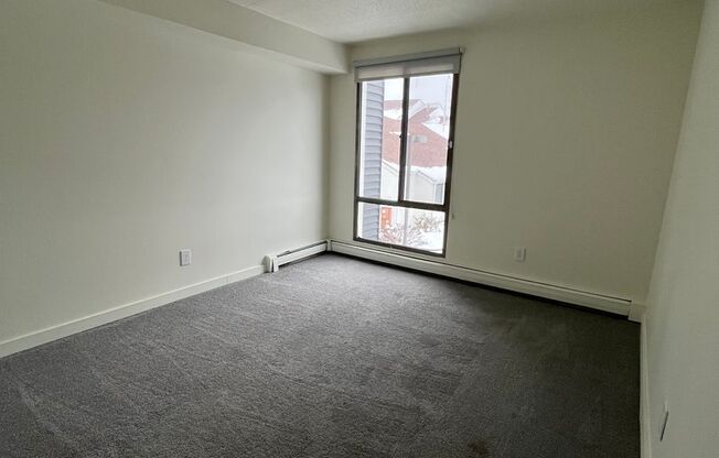 2 beds, 1.5 baths, 950 sqft, $1,545, Unit 250W