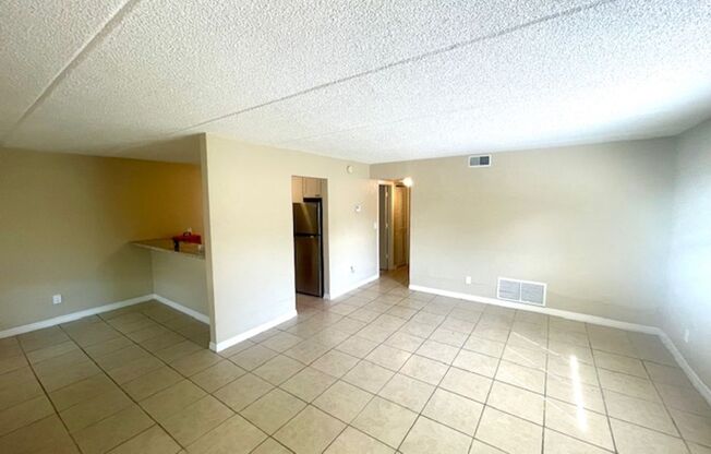 2 beds, 1 bath, 763 sqft, $1,095, Unit Unit 1