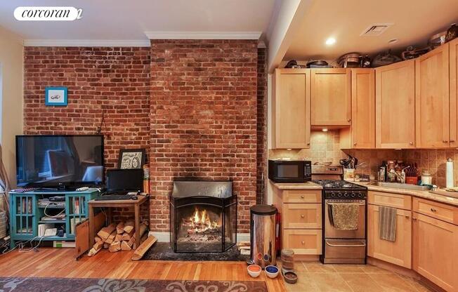 158 W 94 ST