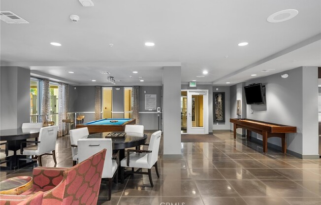 2 beds, 2 baths, 1,050 sqft, $3,450, Unit 206