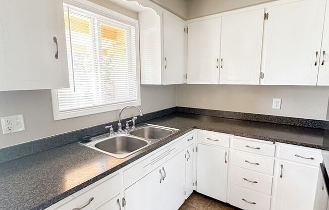 Edgewood Manor Apartments