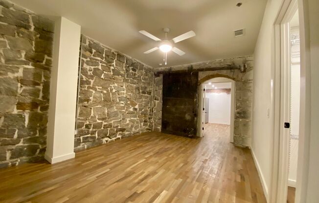 2 beds, 2 baths, 960 sqft, $2,470, Unit 012