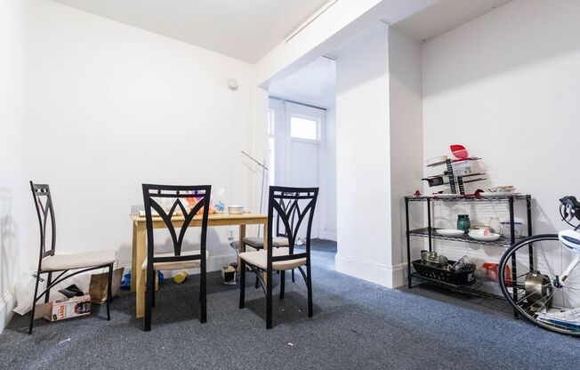 4 beds, 1 bath, $4,000, Unit 11
