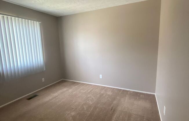 2 beds, 1 bath, 869 sqft, $1,139, Unit 12746T