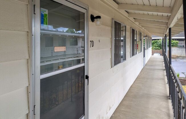 370 388 WALDO AVE SE