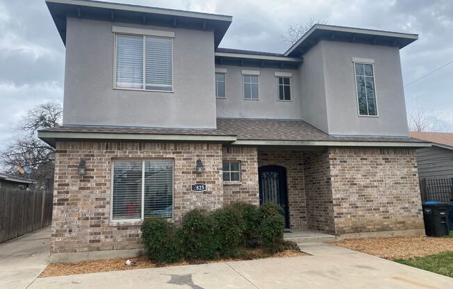 Perfect TCU Student House!
