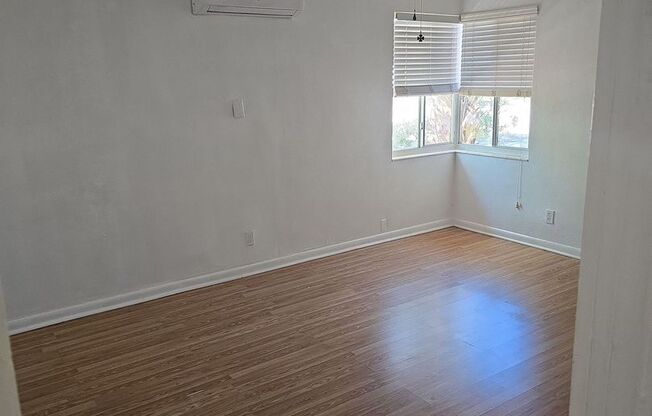 2 beds, 1 bath, $1,600