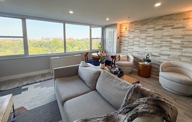 1 bed, 1 bath, 590 sqft, $4,000, Unit 11G