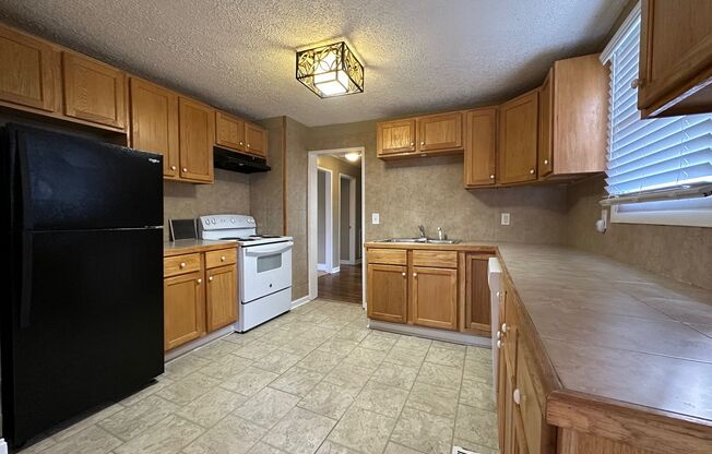 4 beds, 2 baths, $1,850