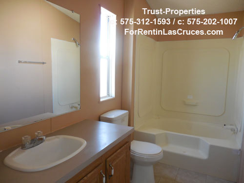 3 beds, 2 baths, $1,100