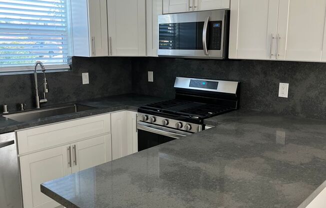 $2,850 - 2 Bed 1 Bath House in San Diego
