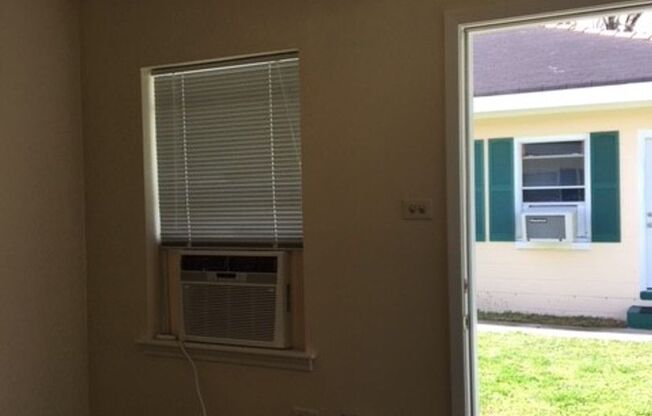 Studio, 1 bath, $850, Unit 326- Unit 7