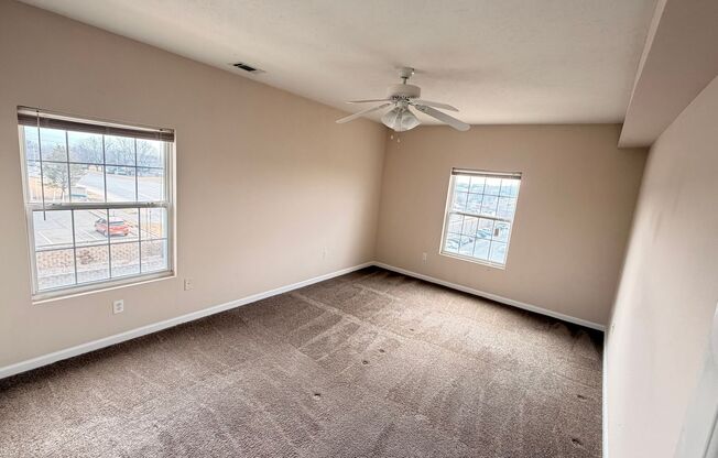 2 beds, 1 bath, 1,131 sqft, $1,252, Unit 01-302