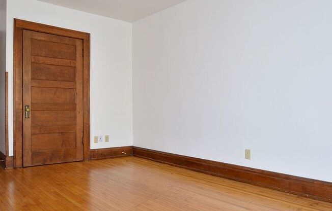 1 bed, 1 bath, 410 sqft, $880, Unit 22 - 27