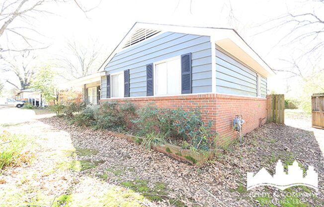 Welcome to 1555 Staunton Dr in Southaven, MS!